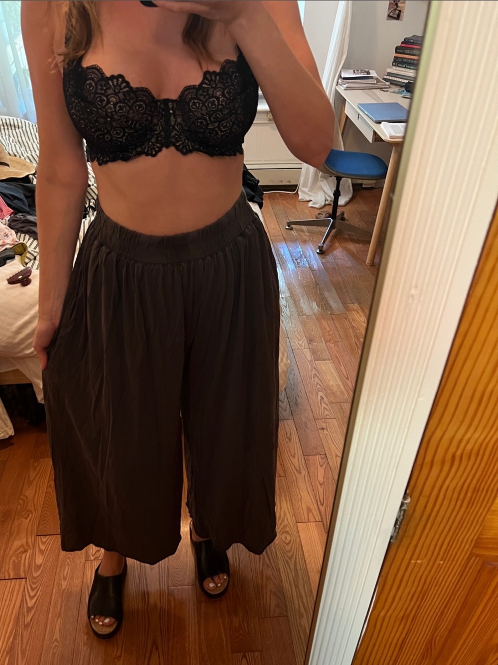 lunya Wide-Leg Culotte Pants in Charcoal - Picture 2 of 2